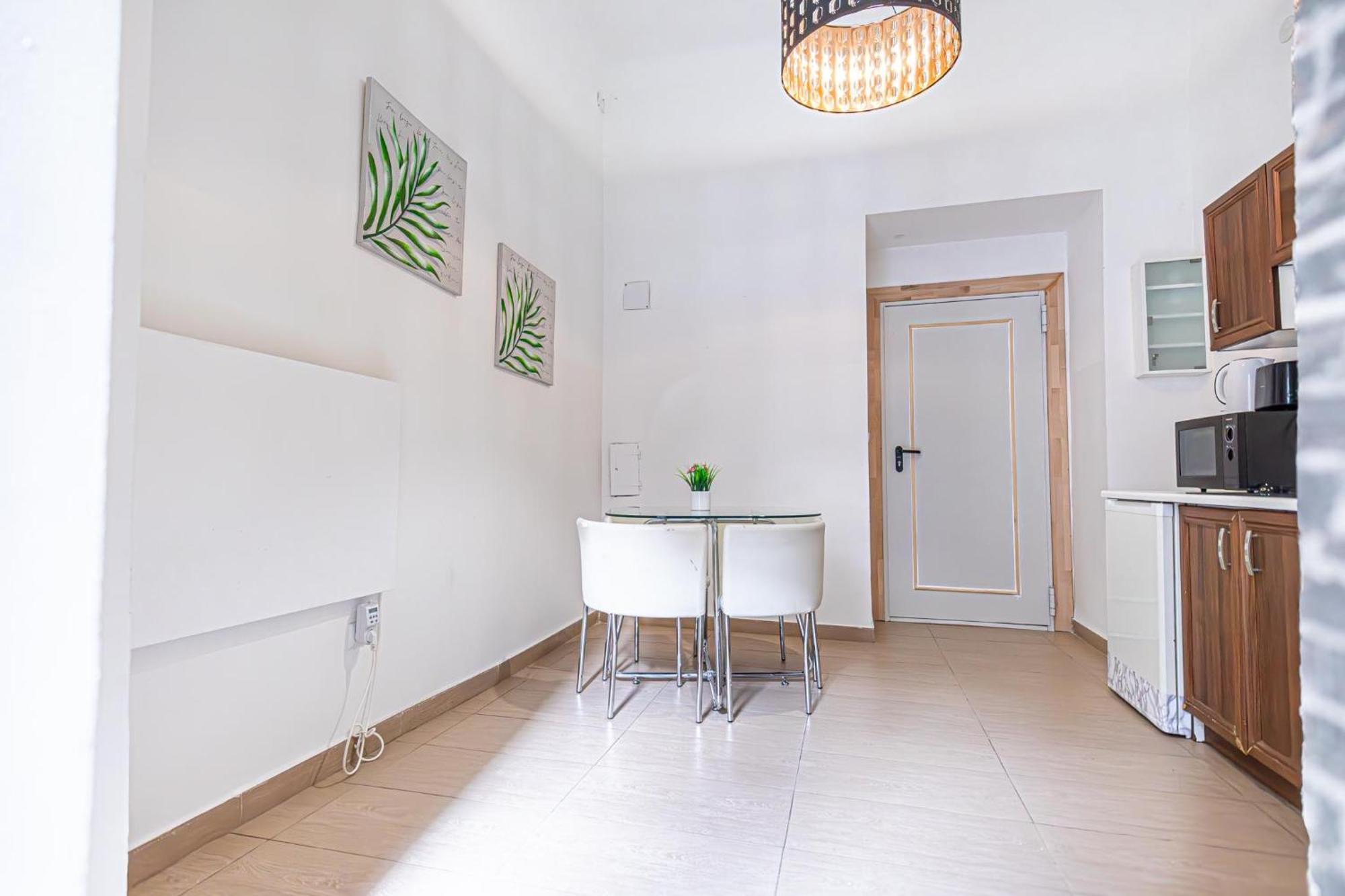 Simple Apt W Full Kitchen Wiener Stadthalle Ngoại thất bức ảnh
