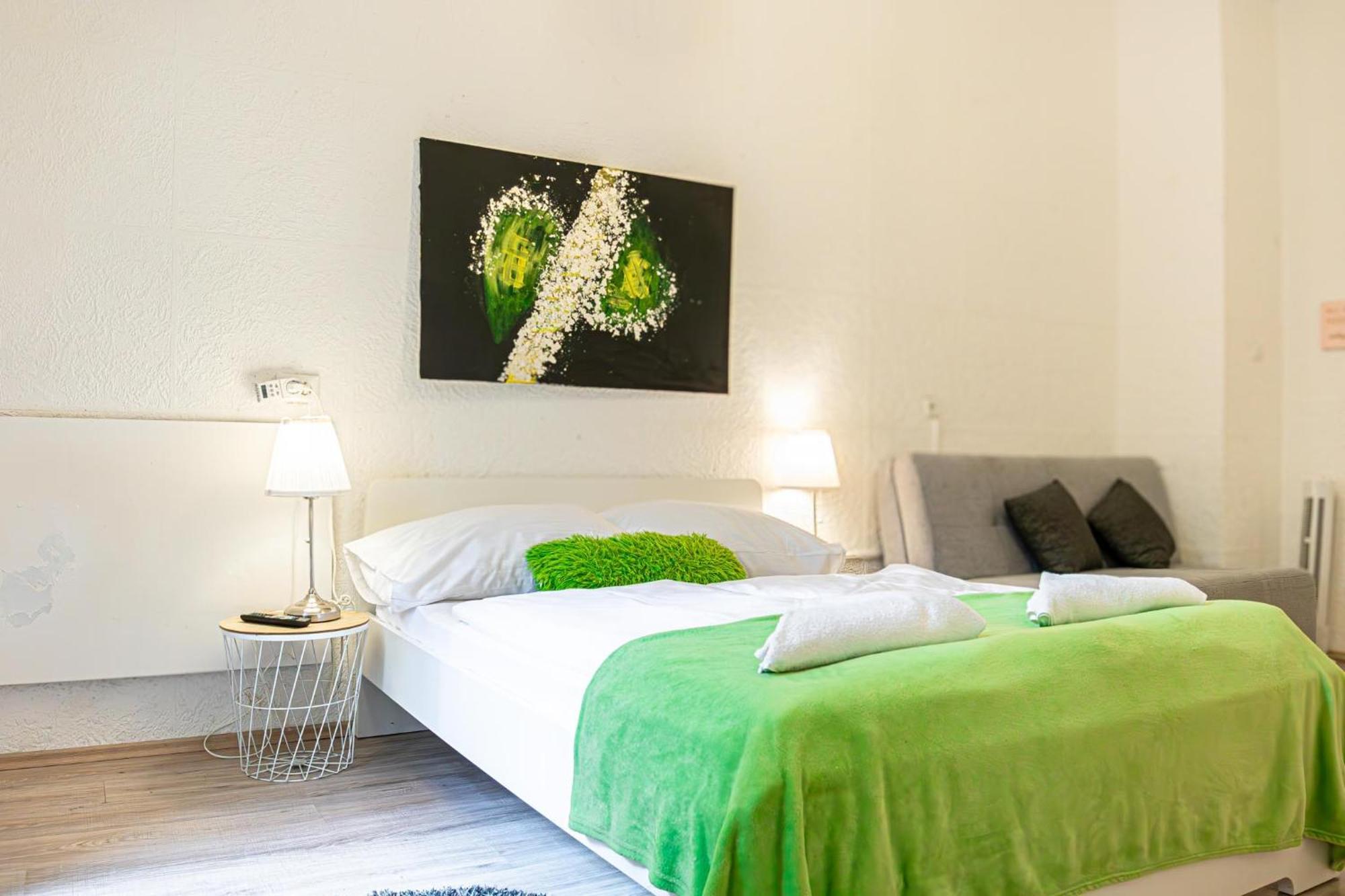 Simple Apt W Full Kitchen Wiener Stadthalle Ngoại thất bức ảnh